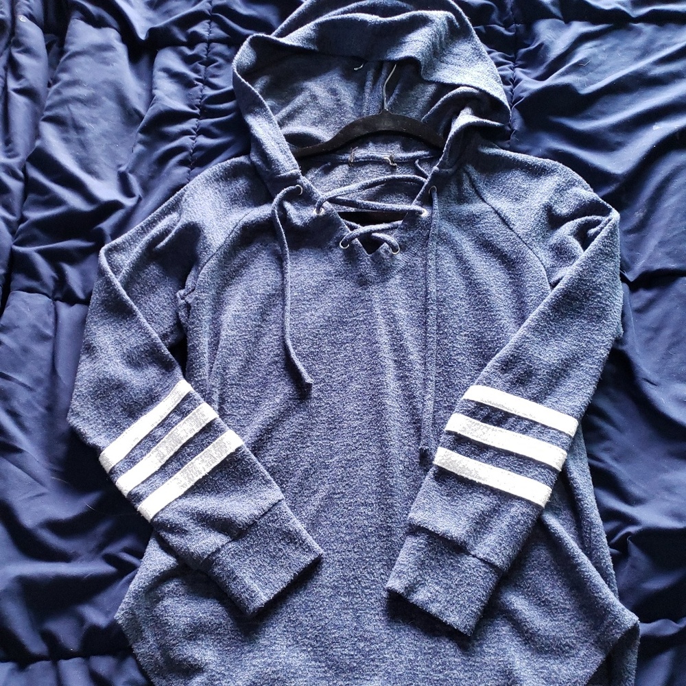 Blue three striped lace up long sleeve tip